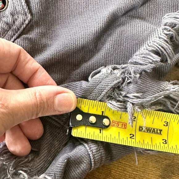 Free People Becket Cut Off Slouchy Shorts - Size 24 - Picture 12 of 12